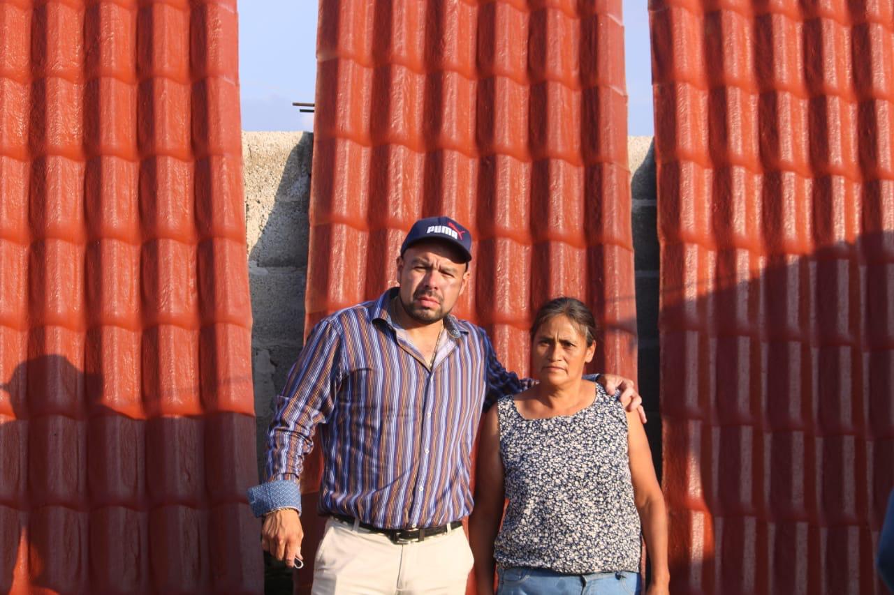 Inicia alcalde de Tzompantepec, Manuel Ramos, entrega de apoyo a familias afectadas por lluvias